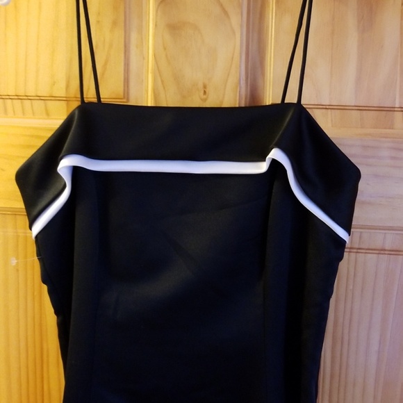 NWT Beautiful black gown - Picture 5 of 6